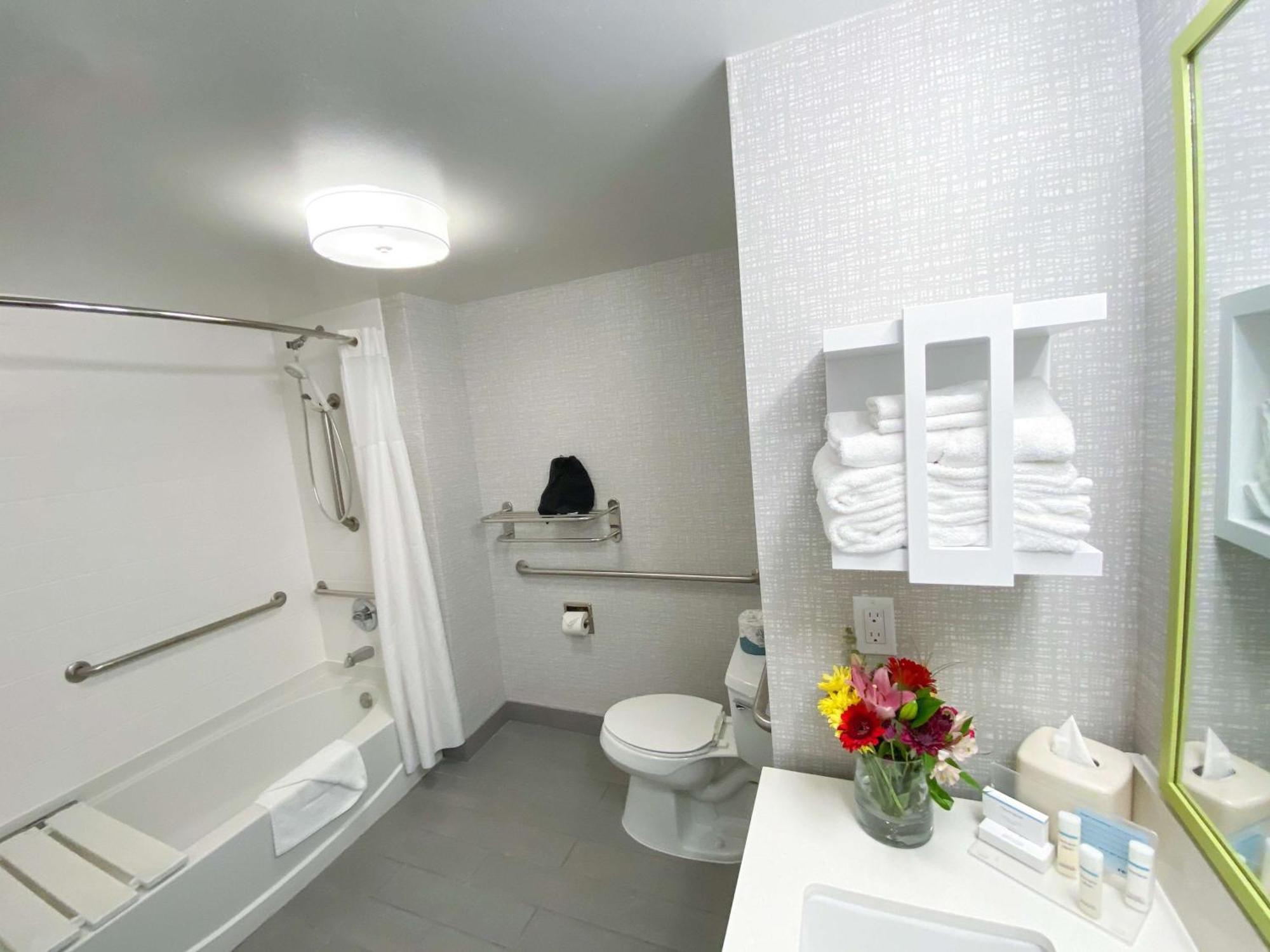 Hampton North San Diego County Hotel